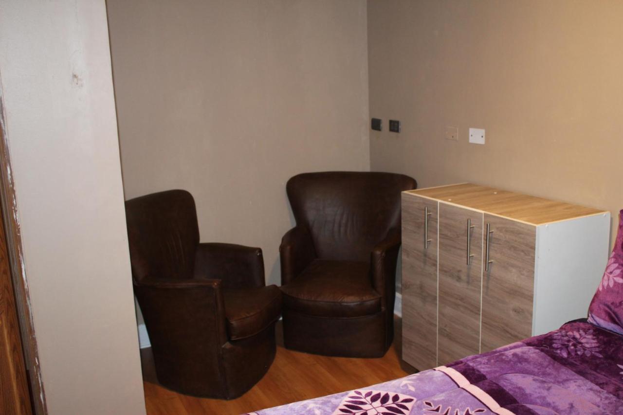 Chambre Familiale avec Salle de Bains Commune