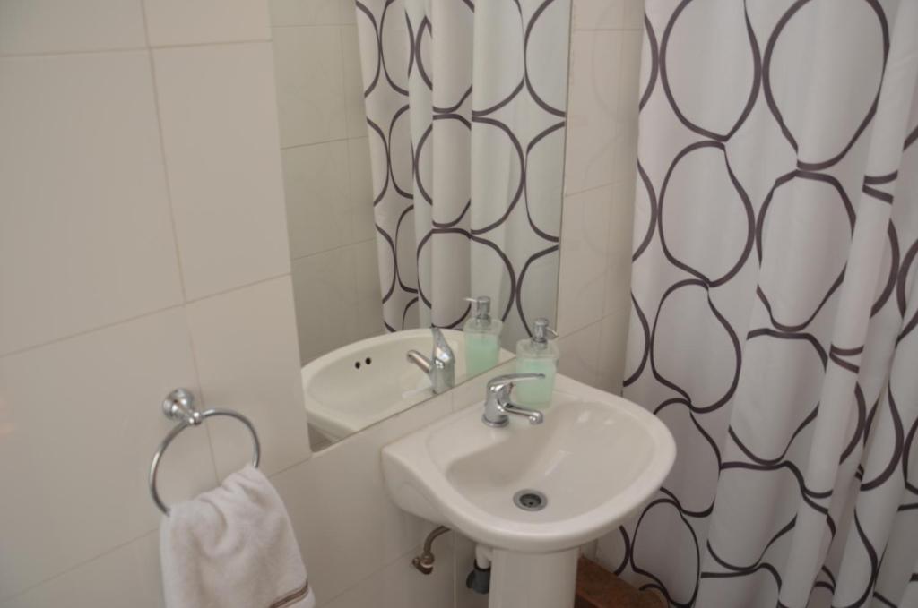 Chambre Simple avec Salle de Bains Commune