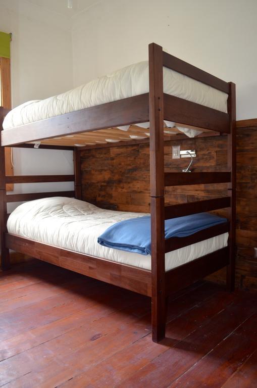 Chambre avec Lits Superposés et Salle de Bains Commune